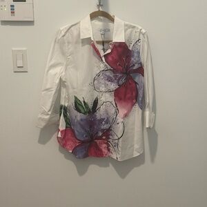 Chico's women's top size 1 No Iron splendid blooms stretch